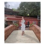 Kashmira Pardesi Instagram - What's better than great views, good food , cozy cafes and good people? 💕 My first time stepping outside Pune post lockdown! Needed a break wanted to chill amidst nature, have some good food and relax. @brightlandresort ticked all the boxes for me with killer views from our beautiful suite ( which I will be sharing soon) food grilled to perfection and impeccable service! Definitely gained a few pounds but totally worth it! Hahah A perfect place for a staycation - Well sanitized and safety assured!! Enjoyed my stay here and hope to be back soon @brightlandresort ❤️🌸 #travelagain #staycations #views #goodvibes #brightlandmahabaleshwar #kashmiratravels #mahabaleshwar