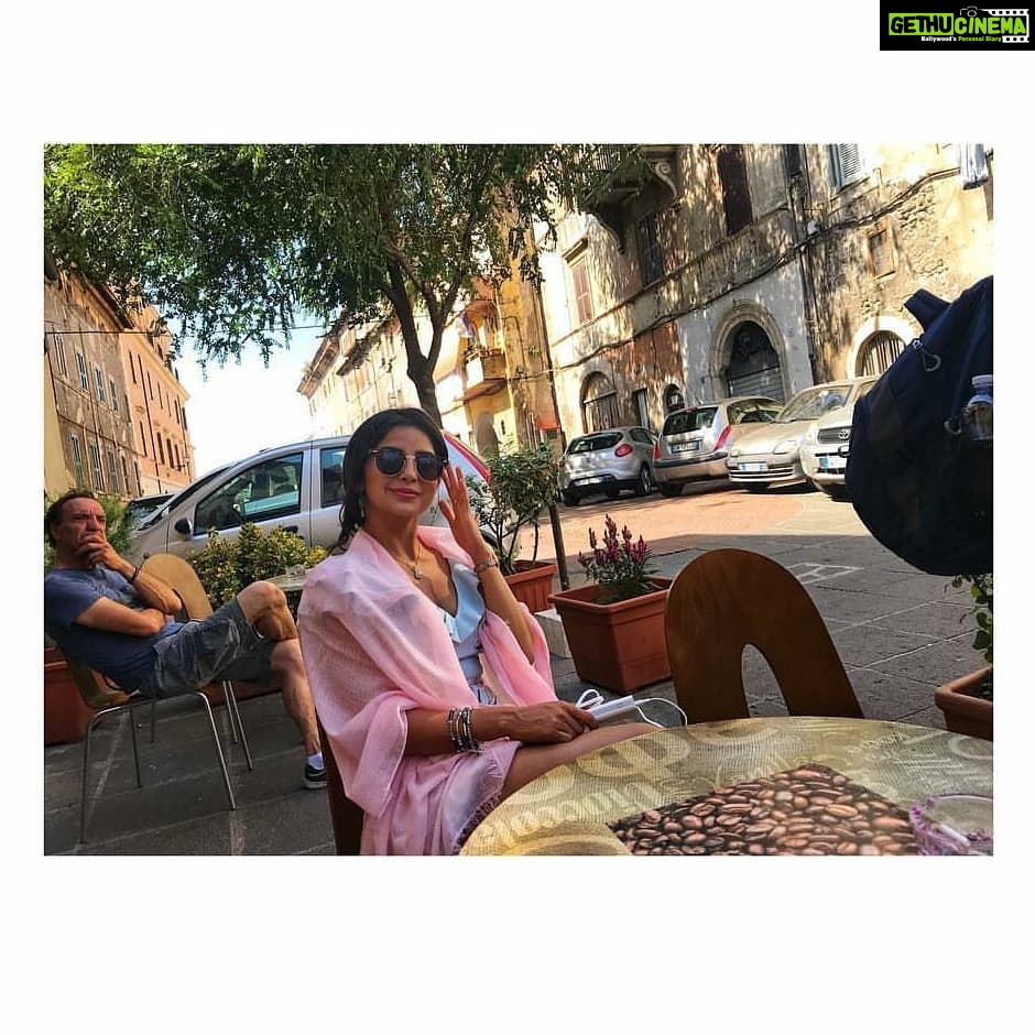 Kashmira Pardesi Instagram - Tivoli or Napoli. Espresso or Prosecco. Take me back! #mentallyinroma #Italy #rome #cityoflove #cantwaittotravelagain #majormissing