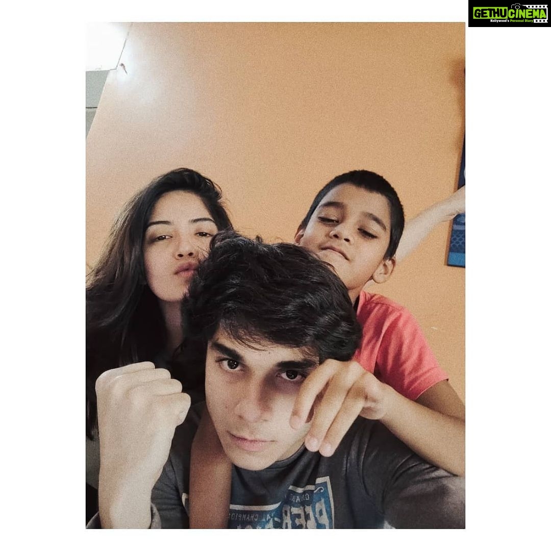 Kashmira Pardesi Instagram - Brothers day or not - I just need a reason to put up a picture with you ( and my monkey nephew ) #watchout #family #loveyouguysss #squad #brotherbear