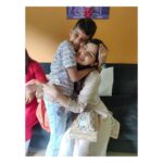 Kashmira Pardesi Instagram - Wishing everyone a very happy Rakshabandhan 🌸✨ #rakhi2020