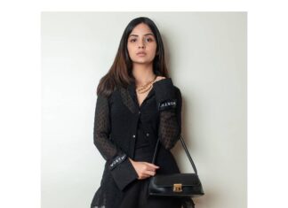 Kashmira Pardesi Instagram - What you wear has to reflect who you are. Alot of people will tell you what's trendy or sexy. But like Carolina - I too don't like trends, they tend to make everyone look the same. Wear something you're comfortable in and wear it with confidence. You are to carry the clothes - not the other way around. PC : @kalyaam_ Wearing - @worth_______ #nofuss #simplify #confidence #comfortwear #comfortfashion #fashionentrepreneurs #black #choosebetter #sustainablefashion