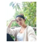 Kashmira Pardesi Instagram – When you plant a little plant and it grows taller than you! 🌱
#whenyoutakecareofthingstheylast #favcorner #monsoon #naturetherapy #saturdaymood #unwind