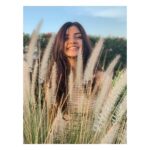 Kashmira Pardesi Instagram - Blue Sky, Wild green Landscape, good conversations and alot of laughter !! #lastyearthistime