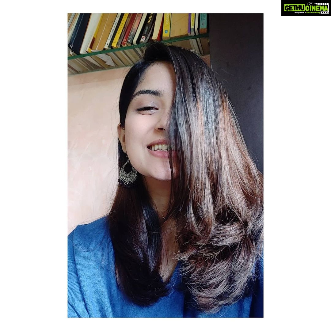 Kashmira Pardesi Instagram - Stop waiting for Friday, for summer, for the lockdown to end, for life. Happiness is achieved when make the most of the moment you are in now! And if it's a sucky day, that's ok too - it'll pass.. #caffinated #definitelymaybe #mondaymood #smilemore #laughmoreworryless #mondaymotivation