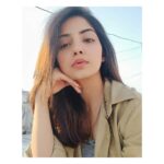 Kashmira Pardesi Instagram - Good evening!! #goodevening #blueskies #fridayvibes #friday