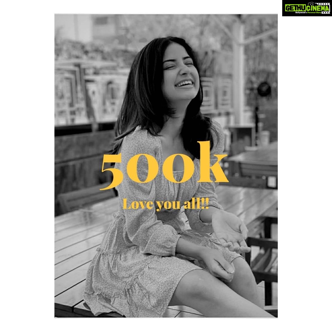 Kashmira Pardesi Instagram - My 500K!♥️ This is how happy you all make me !! Thank you for making me smile more, share more and live more !!! You've all been a wonderful family sharing love and laughter! Will go live soon! Untill then, will keep sharing updates right here!! Yours truly, Kashmira❣️