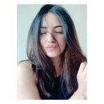 Kashmira Pardesi Instagram - Love is in the hair👩🏻😝 #goodhairday #quarantine #quarantinebenefits #haircare #skincare #loveyourselffirst #haveagreatday #loveyouall