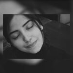 Kashmira Pardesi Instagram - 1/3 B&W series Sometimes the smallest things take up the most room in our hearts! #throwback #bnw #favorite #series #peace #smiles #friday #instagood #instagram #kashmira #kashmiraofficial