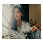 Kashmira Pardesi Instagram - I'm in love with cities I've never been to and people I've never met and John Green. @johngreenwritesbooks Not just a quarantine thought but yes you can say I've felt this quote a little more during these days when I catch myself day dreaming about both!! 🌸 #placesandpeople #goodafternoon #day2 #johngreen #quotes #home #dreams #thoughts # #papertowns #lookingforalaska #words #love #real #life