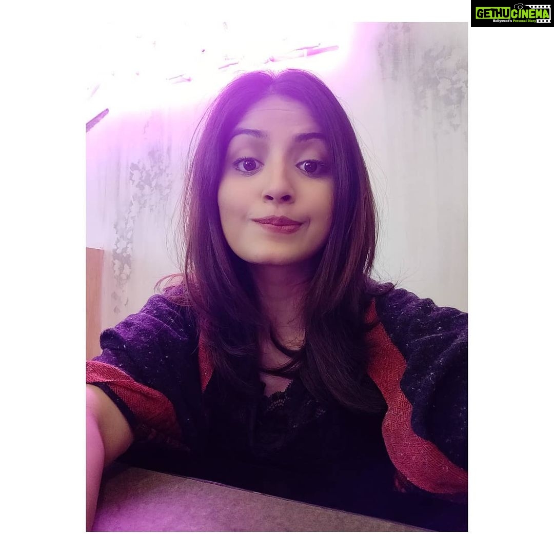 Kashmira Pardesi Instagram - If you are always trying to be normal, you will never know how amazing you can be!! #beyourself #loveyourself #saturday #saturdaymood #weekendishere #goodvibes #selfieafterlongtime #kashmira #kashmiraofficial #instagood #instagram
