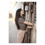 Kashmira Pardesi Instagram - Old buildings, Brick walls and Type make me smileee✨💌 @ark_photography_2000 @virendrapardeshi7_ #oldarchitecture #pune #culture #throwback #cityphotography #indianpalaces #indiancity #oldsoul #goodvibes #wednesdaywisdom #wednesday #kashmirapardeshi #kashmiraofficial