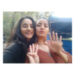 Kashmira Pardesi Instagram - 1 Year of #Rampaat !!!! Its always about the journey - the people you meet the memories you make and the things you learn!! Happy 1 year #rampaatfamily and big thank you for this experience ❣️🥰 @zeestudiosmarathi @ravijadhavofficial @athaanshofficial @meghana_jadhav @mangeshcoolkarni @meashwin @abhinay3 @badrikekushal @vasubhai28 @harshada_more1619 and each and everyone!! #anniversary #rampaat #movieslastforever #people #journey