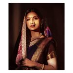 Kashmira Pardesi Instagram - महाराष्ट्र दिनाच्या हार्दिक शुभेच्छा 🌸 Maharashtra dinacha hardik shubhechha 🌸 PC @tejasnerurkarr Styled by: #guesswhodidit Make up : @makeupandhairbyshruti Hair : @aqshataa.mani #maharashtraday2020 #60thmaharashtraday #jaimaharashtra #importantyear #friday #kashmiraofficial #faith #goodfeels #heisthere #throwback