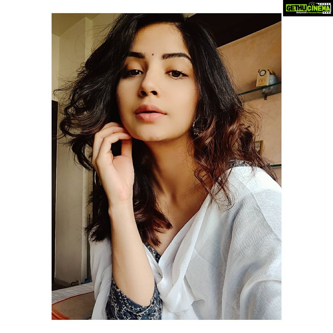 Kashmira Pardesi Instagram - अक्षय्य तृतीयाच्या खूप खूप शुभेच्छा #Happyakshayatritiya Akshaya Tritiya is about sharing, about giving, about thanking the universe for it’s bounty. Somewhere, that has gotten lost in the ‘buy gold’ and consume. #Givingnotbuying #Akshaytritiya2020 #newbeginnings #abundance #happiness #grace #gratitude #hope #kashmiraofficial