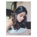 Kashmira Pardesi Instagram - That is what we are supposed to do when we are at our best - make it all up - but make it up so truly that later it will happen that way. - Ernest Hemingway #obsessed #hemingway #cantstoplovingyou #ernesthemingway #truthbomb #trueatfirstlight #goodreads #goodreadschallenge2020 #quarantine #quarantinelife #instagood #instareads