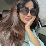 Kashmira Pardesi Instagram - Don’t mind me obsessing over my dewy skin on this dewy morning 🌥 Back on the sets of #vbvk #allsmiles