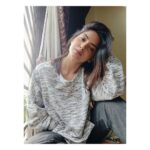 Kashmira Pardesi Instagram - I'm in love with cities I've never been to and people I've never met and John Green. @johngreenwritesbooks Not just a quarantine thought but yes you can say I've felt this quote a little more during these days when I catch myself day dreaming about both!! 🌸 #placesandpeople #goodafternoon #day2 #johngreen #quotes #home #dreams #thoughts # #papertowns #lookingforalaska #words #love #real #life