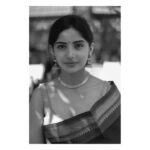 Kashmira Pardesi Instagram - No matter how easily we pick up the western way of life. Some things like your mom's saree and a Nath will remind you of your cultural roots and will leave you feeling whole and proud. And I'd do this a thousand times! Remembering our roots Tribute to #chatrapatishivajimaharaj #शिवजयंती२०२० PC : @vedapathak @shahabmitha #maharashtrian #personalfavorite #saree #traditionalwear #maharashtrianlook #momssaree #paithani #roots #culture #indian #blackandwhitephotography #bnwphotography #bnw #portraitphotography #portrait