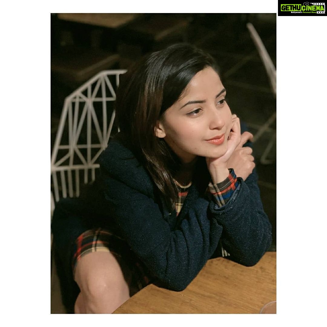 Kashmira Pardesi Instagram - Be who you are and say what you feel because those who mind don't matter and those who Matter don't mind! š¤ Dr Seuss #drseuss #sundayvibes #sunday #chillweather #winterstyle #winters #coffee #goodcompany #books #goodlife #kashmiraofficial #instagood #instadaily #instago