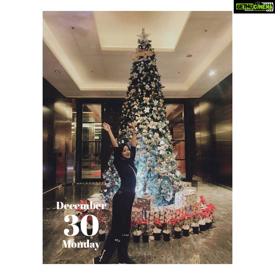 Kashmira Pardesi Instagram - Biggg love to all 301k of you!!! Thank you for making my journey so warm, loving♥️♥️♥️ Sending love and thanks to each and everyone of you! Regards, Kash 🌼 #decembertoremember #instamood #instalove #loveyouguys #newyear #newbeginnings #blessed #mondaymotivation #mondaymood #monday