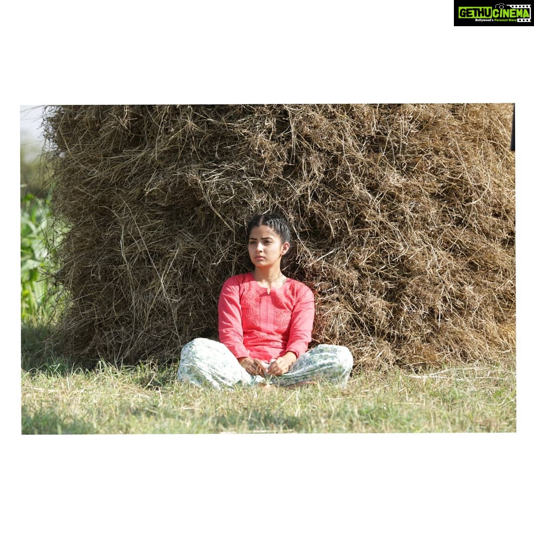 Kashmira Pardesi Instagram - And so many colours of munni! Watch it on @zee5 for more!! #rampaat #munni #actorslife🎬 #friday #marathicinema #indiancinema #regional #kashmiraofficial #2019 #inspiration #insta #instadaily #art #love Kolhapur