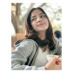 Kashmira Pardesi Instagram - Hug in a mug ☕ #coffeetime #chillweather #goodconversations