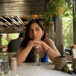 Kashmira Pardesi Instagram - Too much on my table 🤓 #takeamoment #calminthechaos