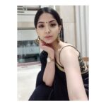 Kashmira Pardesi Instagram - Laugh with your eyes, and smile with your heart! 💫 #afterevent #black #saree #zee #kashmiraofficial