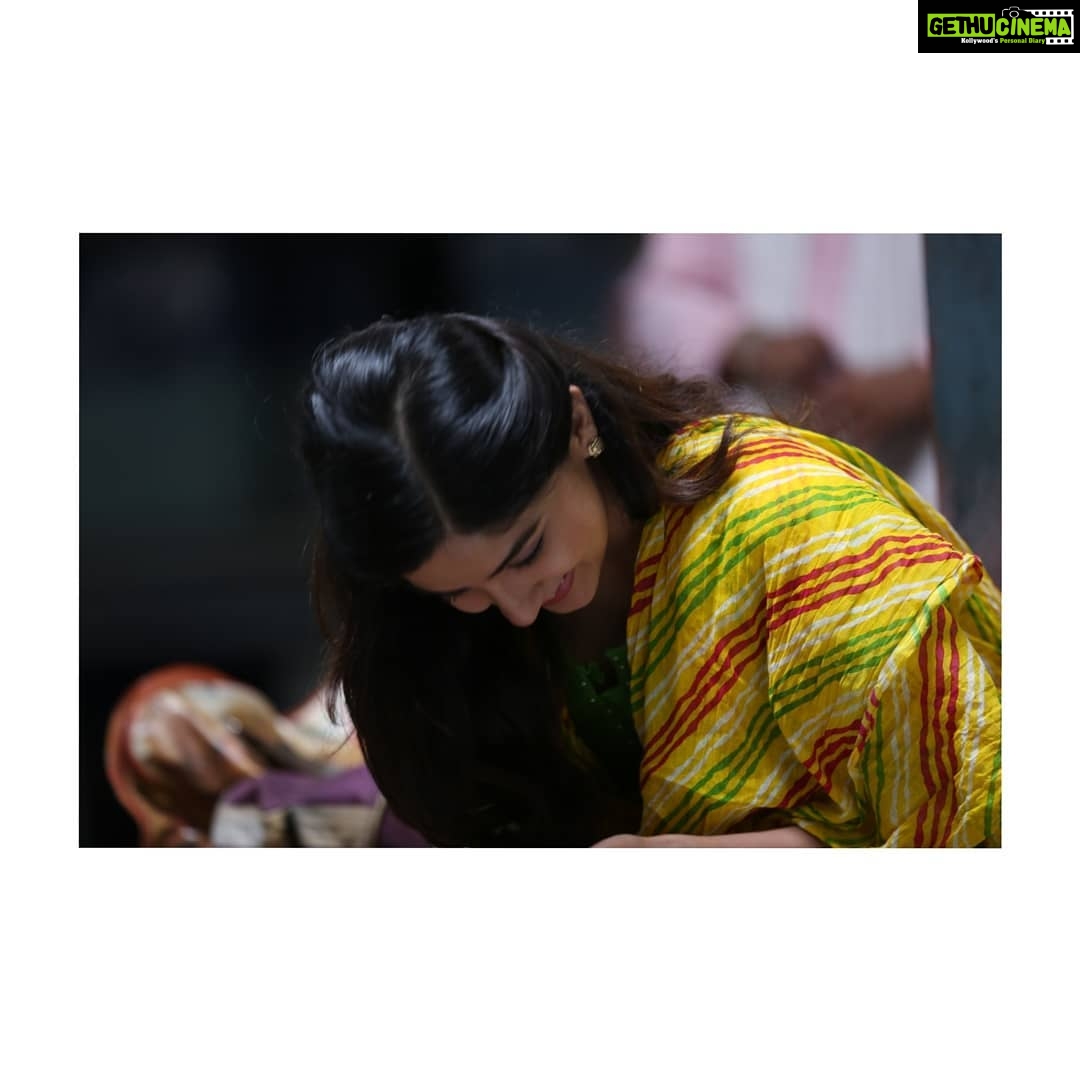 Kashmira Pardesi Instagram - And so many colours of munni! Watch it on @zee5 for more!! #rampaat #munni #actorslife🎬 #friday #marathicinema #indiancinema #regional #kashmiraofficial #2019 #inspiration #insta #instadaily #art #love Kolhapur