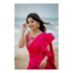 Kashmira Pardesi Instagram - Spirit of the Sun! Will of the Wind 🌀 PC @kiransaphotography HMU @makeupbywanshazia OUTFIT @anjushankarofficial JEWELRY @pradejewels #indianlook #indian #simpleisbest #simplethings #smile #indian #eyes #indianlook #traditional #kashmiraofficial #mondaymotivation #monday #chennai #indiancinema #cinema #friday #fridayvibes #kollywood #tamil #tamilcinema