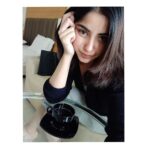 Kashmira Pardesi Instagram - Before. During. After. ☕ #coffeetime #davidoffcoffee #coffeelover #nescafe #metime #unfiltered #acnepositivity #comeasyouare #keepitreal