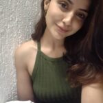 Kashmira Pardesi Instagram - Slide & Smile. It's a reminder! #smilegoesmiles #feelinggood #goodvibesonly #friday #fridayvibes #friyay #kashmiraofficial