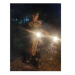Kashmira Pardesi Instagram – Tumha sarvanna Diwali chya hardik shubhecha✨ 
Annaivarukkum inya Deepavali nazh vazhtukkal ✨❤️. #Diwali2019 #loveandlight