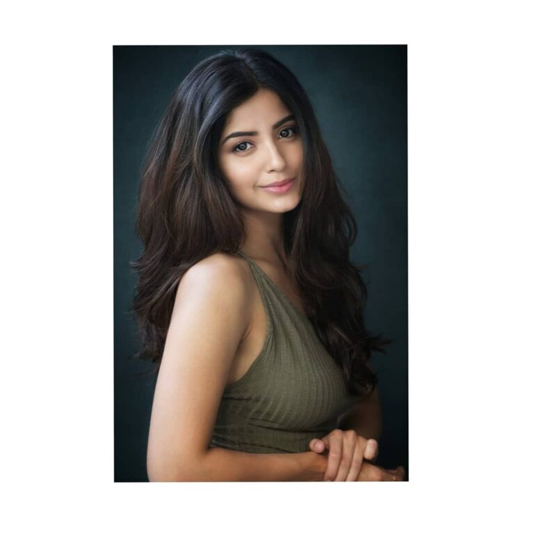 Kashmira Pardesi Instagram - Simple is good, right? ✨ Portrait with @nataliaarantseva ♥️✨ #regram #portraits #longhairdays #simplicity #saturday #saturdayvibes #goodmorning 🌻