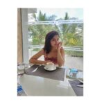 Kashmira Pardesi Instagram - Taken by the thought of it.. #anothercoffeeplease #goodmorning #coffeeholic #nevergetenough #filtercoffee #tuesday #headstart