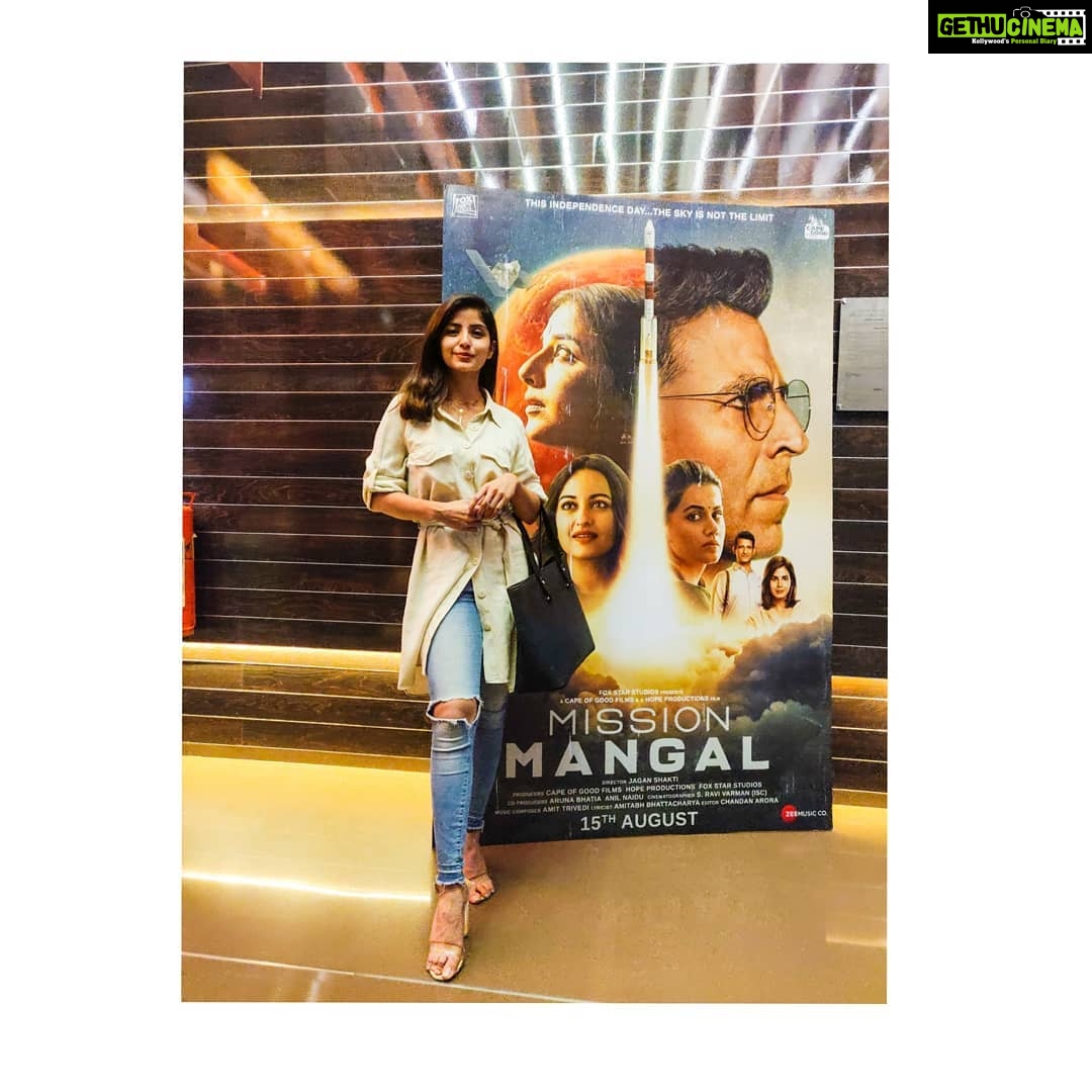 Kashmira Pardesi Instagram - #onestepatatime #missionmangal #goodvibes #goodtimes #worththewait