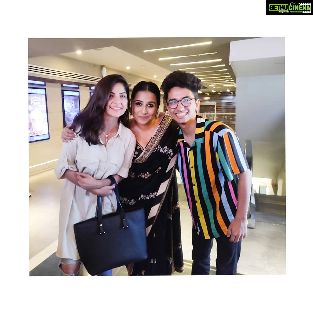 Kashmira Pardesi Instagram - Premiere time with the #missionmangal fam!! @balanvidya @roganjosh__ #15thAug #incinemasnow #missionMangal #memories #worth #goodtimes