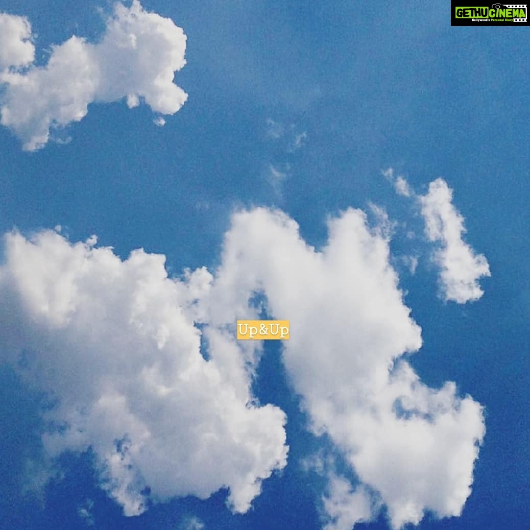 Kashmira Pardesi Instagram - Keep looking up - Up to the sky Up to the good in people Up to your dreams Up to your own self. And if anyone tells you otherwise. Smile, and do you. #cloudysky #blueskies #Friday #anotherweekdown #fridayquotes