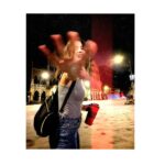 Kashmira Pardesi Instagram - I have always loved people who say -the night is young! #redinmyframe #anotherblurryone #thursday #aroundthecity