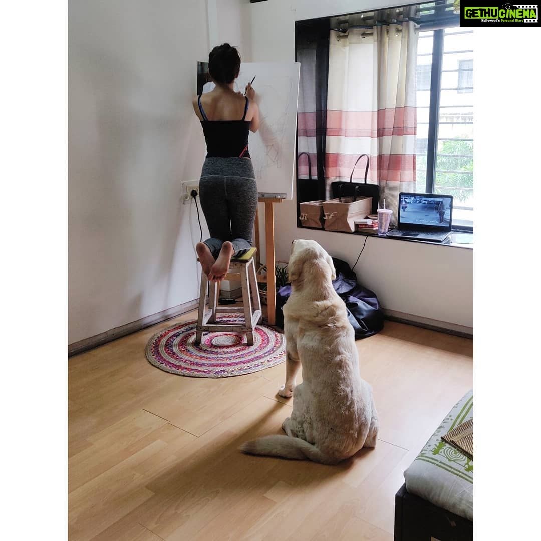 Kashmira Pardesi Instagram - My corner = ( My Dog + My Art ) Thank you @virendrapardeshi7 for capturing this!♥️
