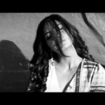 Kashmira Pardesi Instagram - As you guys loved my yesterday's post. Here is something special for you!! Traveling in slow-motion In between shots with @tejasnerurkarr Styled by: #guesswhodidit Make up : @makeupandhairbyshruti Hair : @aqshataa.mani #sunday #sundayvibes #goodmorning #goodfeels #heisthere #goodlife #kashmiraofficial #kashmirapardeshi