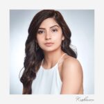 Kashmira Pardesi Instagram - It's a Monday post! 🌻 GRATEFUL & DETERMINED ✨✨ 📷 : @tejasnerurkarr Styled by: #guesswhodidit Make up : @makeupandhairbyshruti Hair : @aqshataa.mani #haveagreatweek #mondayfeels #monday #goodvibesonly #heisthere #gritandgrace #kashmiraofficial