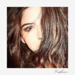 Kashmira Pardesi Instagram - Like a Wildflower She blooms, In tough weather, in tough times. 📷 : @tejasnerurkarr Styled by: #guesswhodidit Make up : @makeupandhairbyshruti Hair : @aqshataa.mani #gritandgrace #kashmiraofficial #goodvibes #goodfeels #heisthere #gotstoloveit #waitformore #tuesday