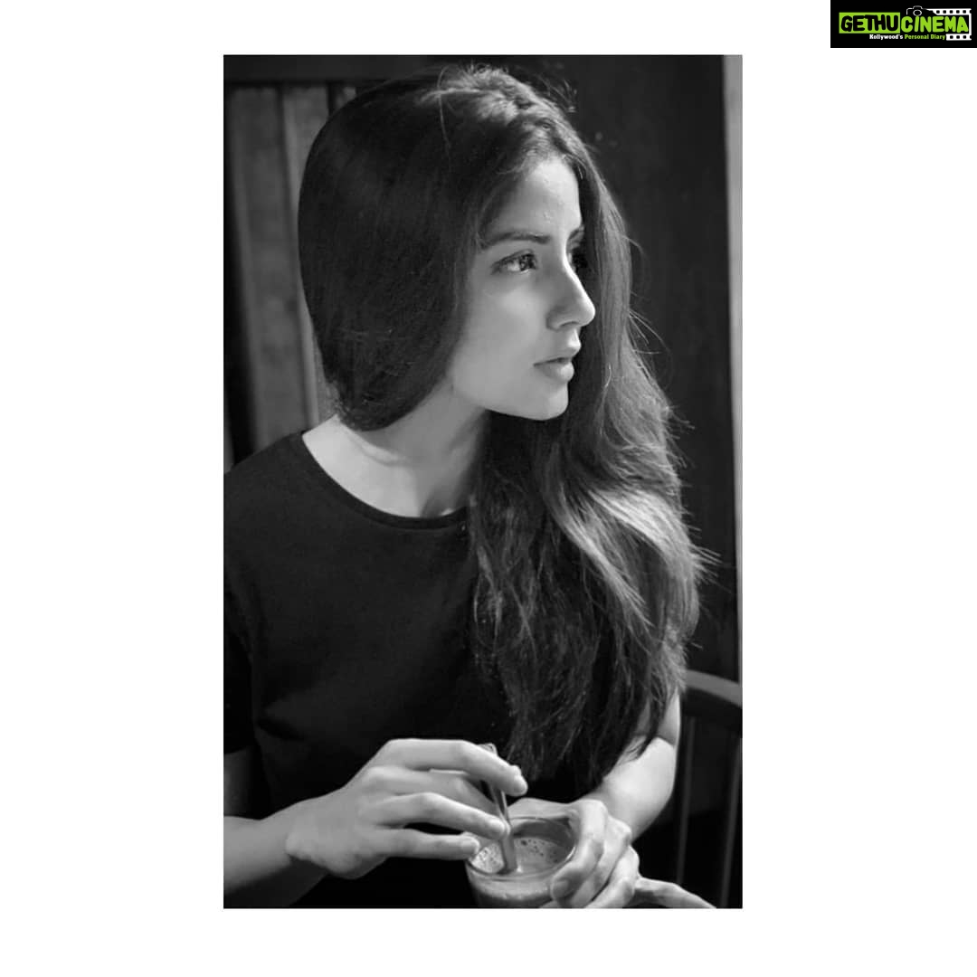 Kashmira Pardesi Instagram - Half human half coffee.