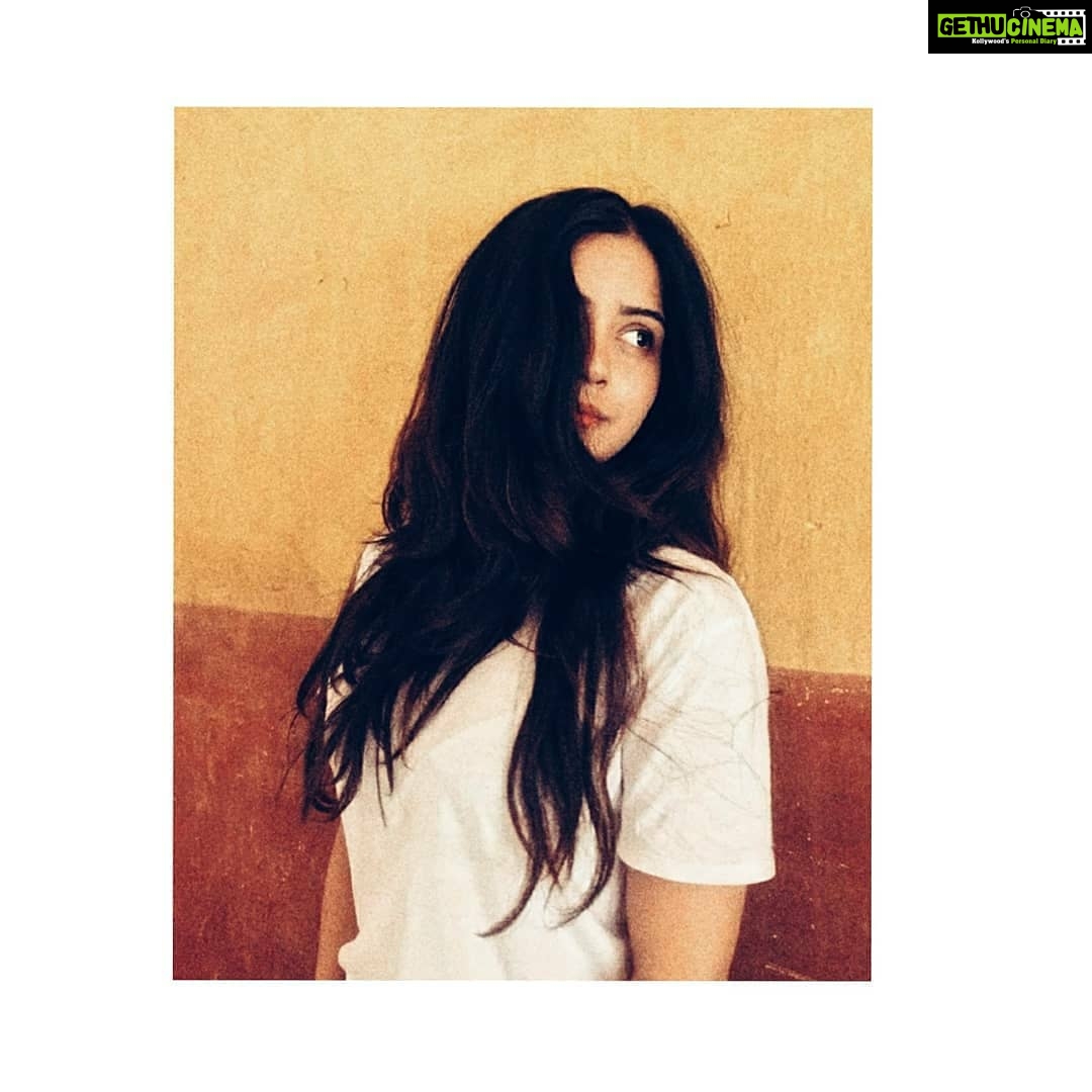 Kashmira Pardesi Instagram - Cause where are you gonna go without some madness and some haze? ⚡🌪️ #somuchyellow #longhairpost #madtimes #goodtimes #heisthere #thursdayvibes #thursday