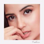 Kashmira Pardesi Instagram - G R I T & G R A C E 🌸 📷 : @tejasnerurkarr Styled by: #guesswhodidit Make up : @makeupandhairbyshruti Hair : @aqshataa.mani #gritandgrace #kashmiraofficial #goodvibes #goodfeels #heisthere #gotstoloveit #waitformore #tuesday