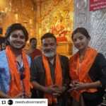 Kashmira Pardesi Instagram - Bappa Morya 🙏 #Repost @zeestudiosmarathi • • • • • • #Repost @zeestudiosmarathi • • • • • • टीम रंपाटचे दगडूशेठ हलवाई गणपती दर्शन ! #Rampaat #17May #zeestudiosmarathi @AthaanshOfficial @ravijadhavofficial @meghana_jadhav @abhinay3 @kashmiraofficial @badrikekushal @prreeyaberde @abhijeetbchvan @zeemusicmarathi @mangeshcoolkarni @meashwin
