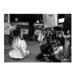 Kashmira Pardesi Instagram - A BTS of a very dear moment on the sets of #Rampaat that I'll be posting next... Created with the best and the coolest @ravijadhavofficial @meghana_jadhav @mangeshcoolkarni, Team @athaanshofficial & @zeestudiosmarathi !!! #warmestteamever #alwaysupforsomefun #Rampaat #17may