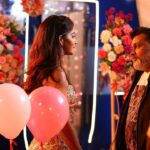 Kashmira Pardesi Instagram - We didn't realise we were making memories, we just knew we were having fun❤️ #Behindthescenes #AaichaanRa #Rampaat #17May @zeestudiosmarathi @athaanshofficial @ravijadhavofficial @meghana_jadhav @ankushpchaudhari @abhinay3 @vaasudop @mangeshcoolkarni @meashwin