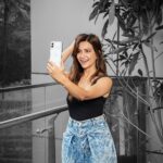 Kriti Kharbanda Instagram - Lights, camera… action! Capturing all the money shots with my new Phone (1) thanks to the incredible camera and shiny new Glyph Interface. Go get yours this Thursday. From 7 PM on Flipkart. #phone1 #Flipkart #FlipkartMobiles #Ad @flipkart @nothing